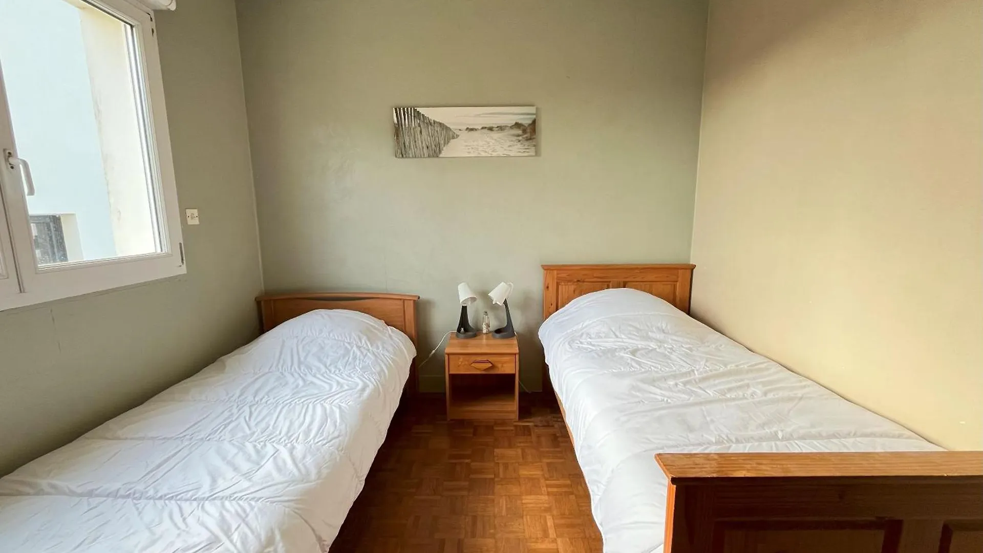Appartement Dans Une Maison Avec Entree Independante A 500M De La Plage Santec
