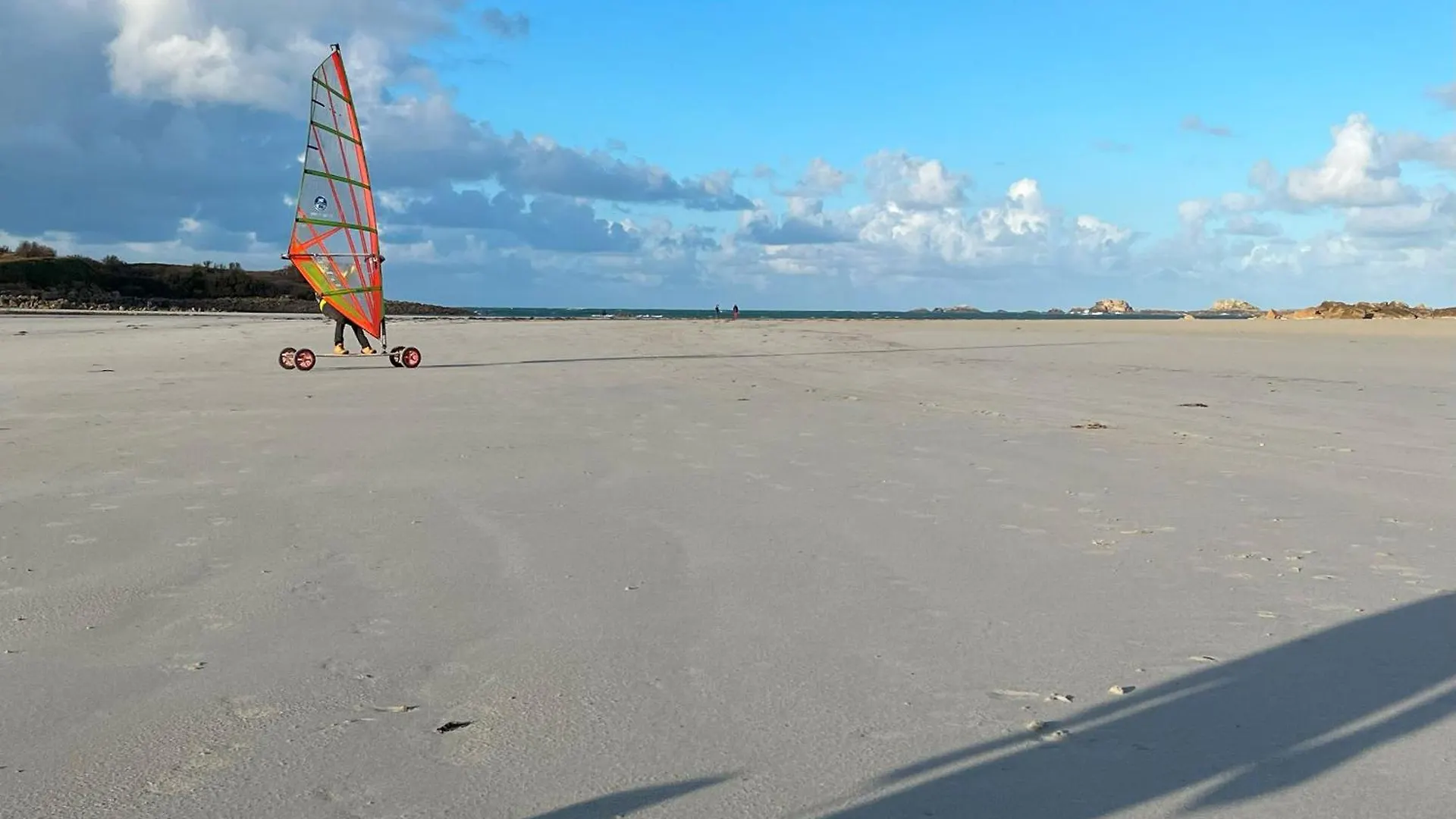 Appartement Dans Une Maison Avec Entree Independante A 500M De La Plage Santec France
